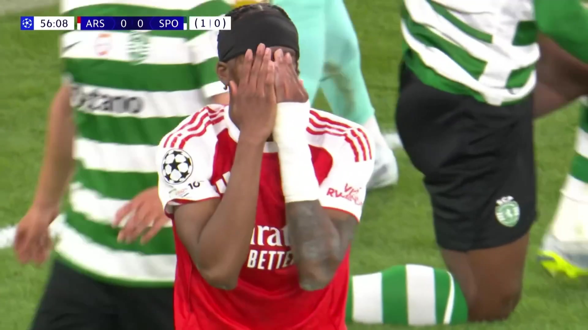 馬杜埃凱內(nèi)切殺入禁區(qū)爆射擊中邊網(wǎng)！場邊阿爾特塔抱頭遺憾！